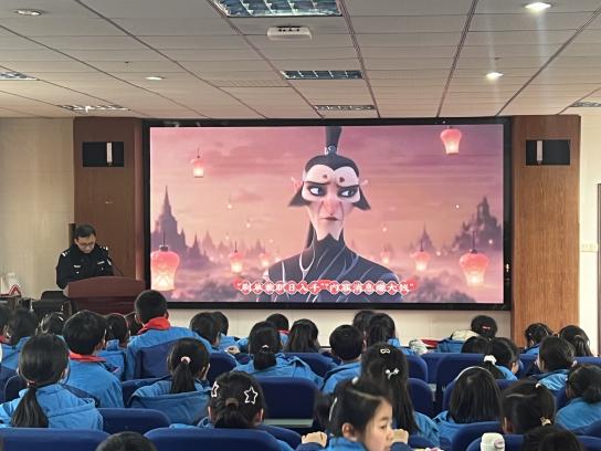 一群人在开会

AI 生成的内容可能不正确。
