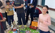 “跳蚤市场”如约而至