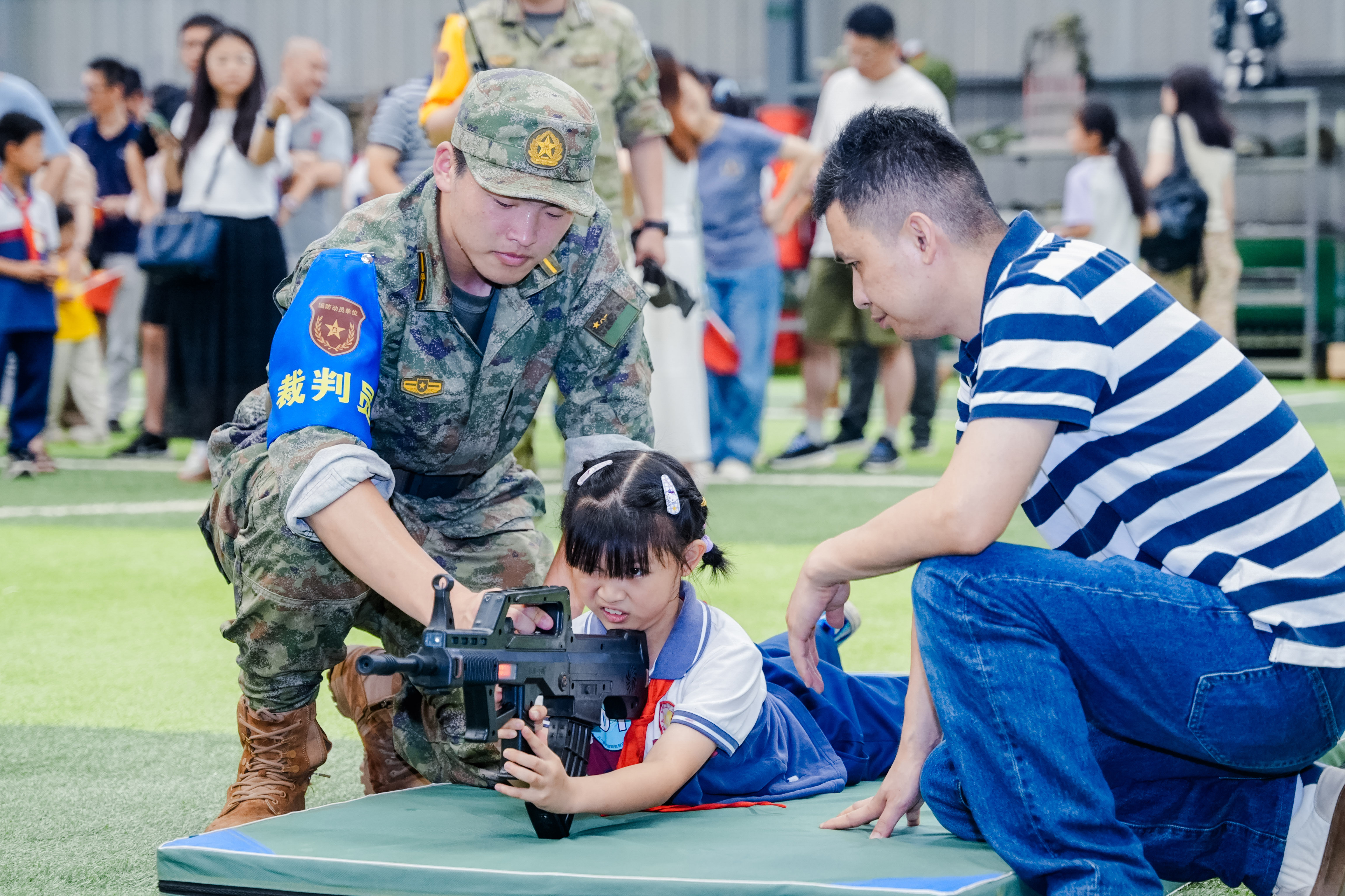 瞄准射击！