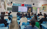学校顺利举办心理健康教育讲座